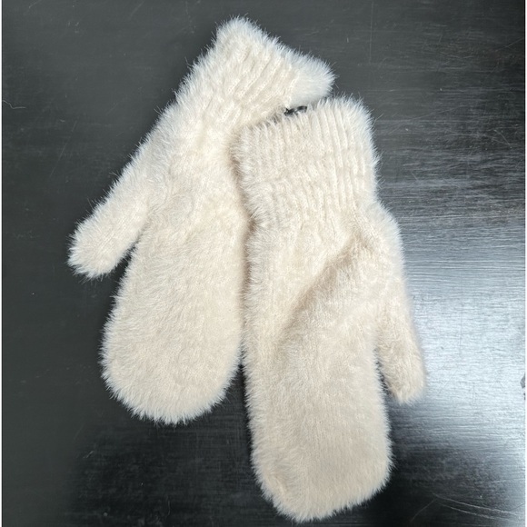White Mittens Fuzzy and Lined - Picture 2 of 5